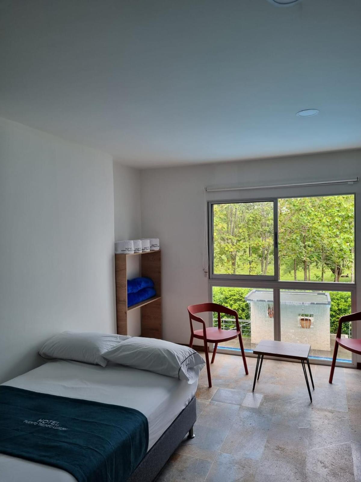 Hotel Puerto Triunfo Дорадаль Экстерьер фото