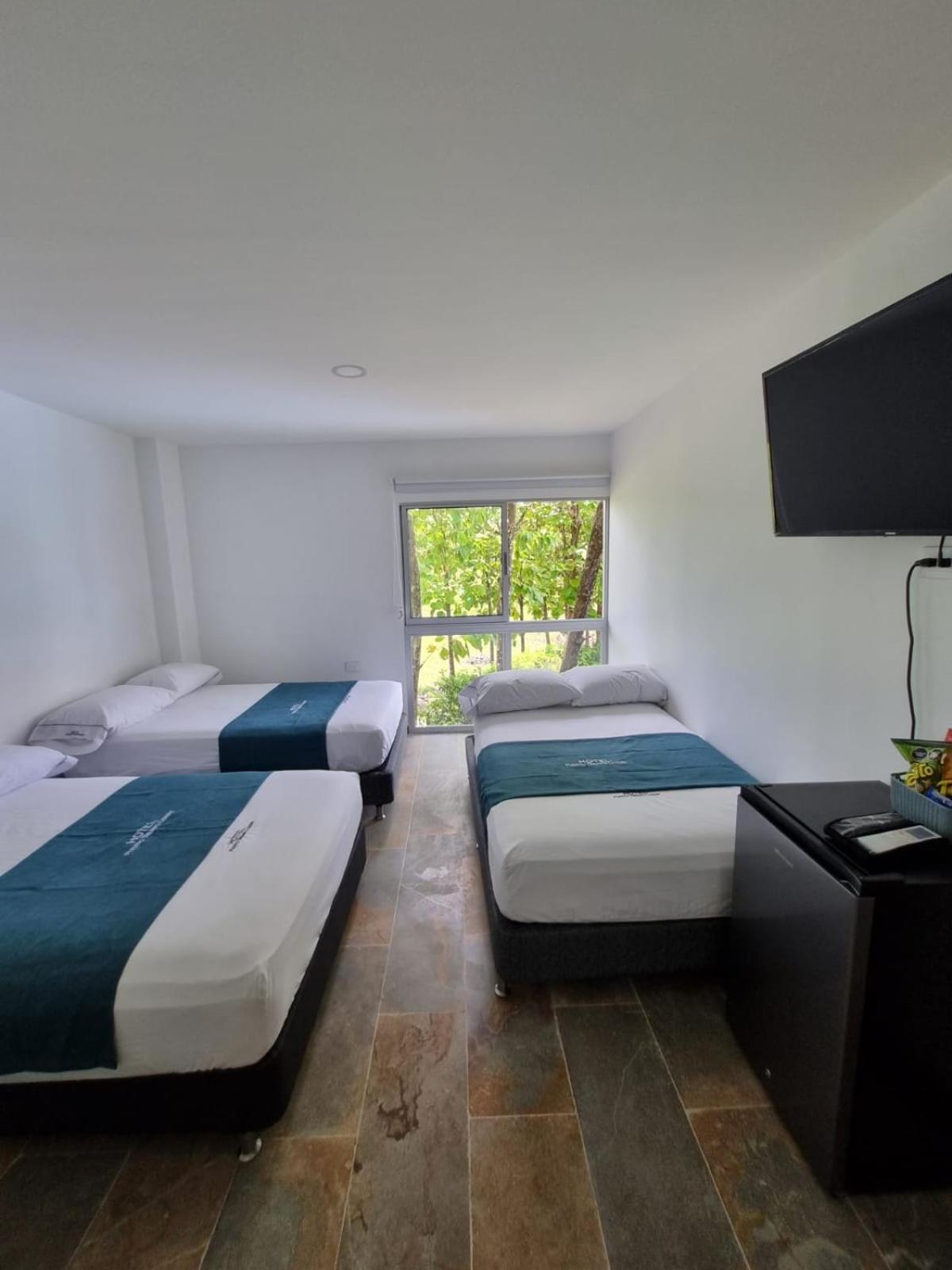 Hotel Puerto Triunfo Дорадаль Экстерьер фото